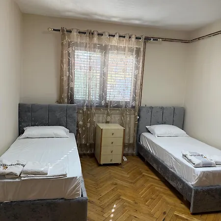 Central Tirana Apartment 公寓 地拉那